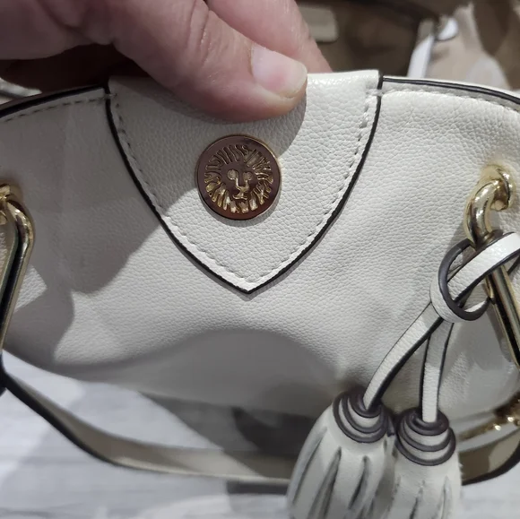 Anne Klein Elegant Cream Tote Bag - Picture 5 of 8